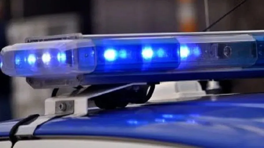 Efectivos policiales en operativo de detención