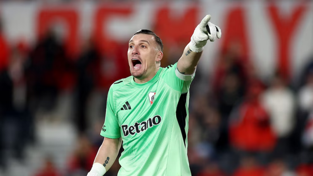Franco Armani con la camiseta de River Plate