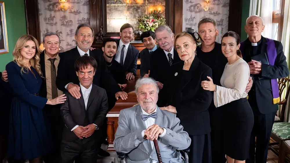 Guillermo Francella y Adrián Suar en video de anuncio de la película Funeral y medio
