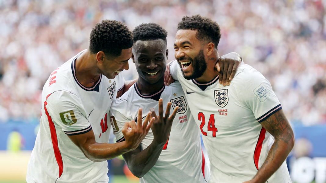 Jugadores de Inglaterra celebrando el tercer puesto del Mundial 2026