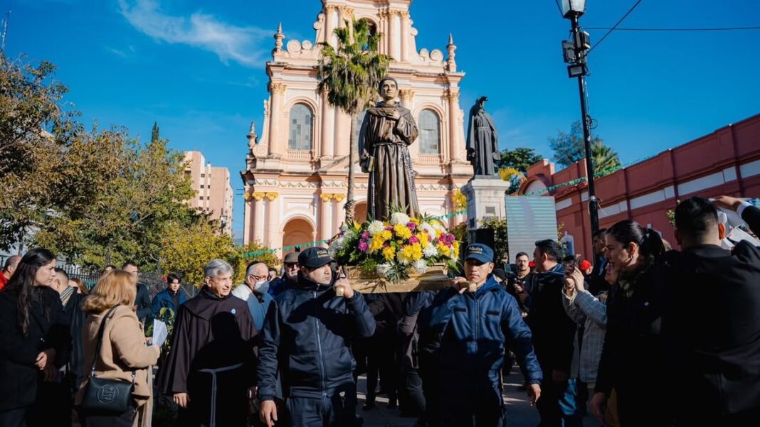 Raúl Jalil en el acto provincial por el Día de la Independencia en Catamarca