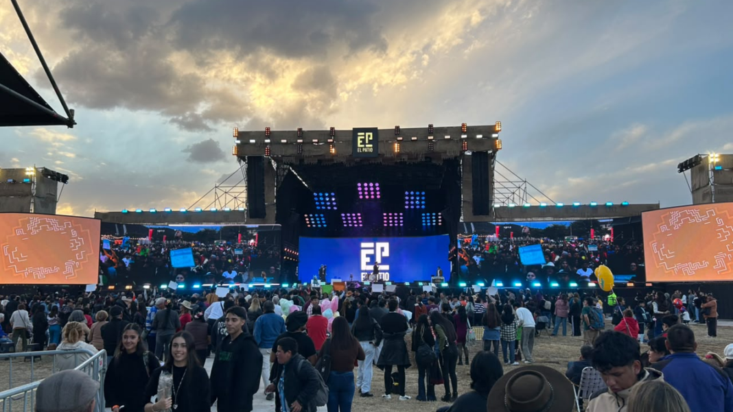 Público en El Patio 2026 de la Fiesta Nacional e Internacional del Poncho en Catamarca