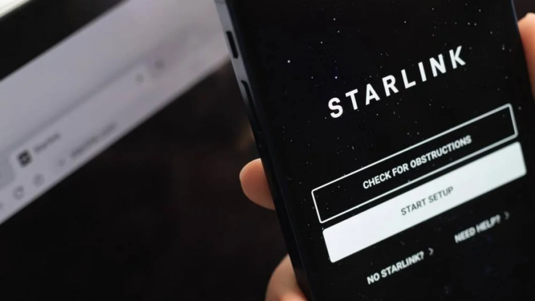 Antena de Starlink en zona rural