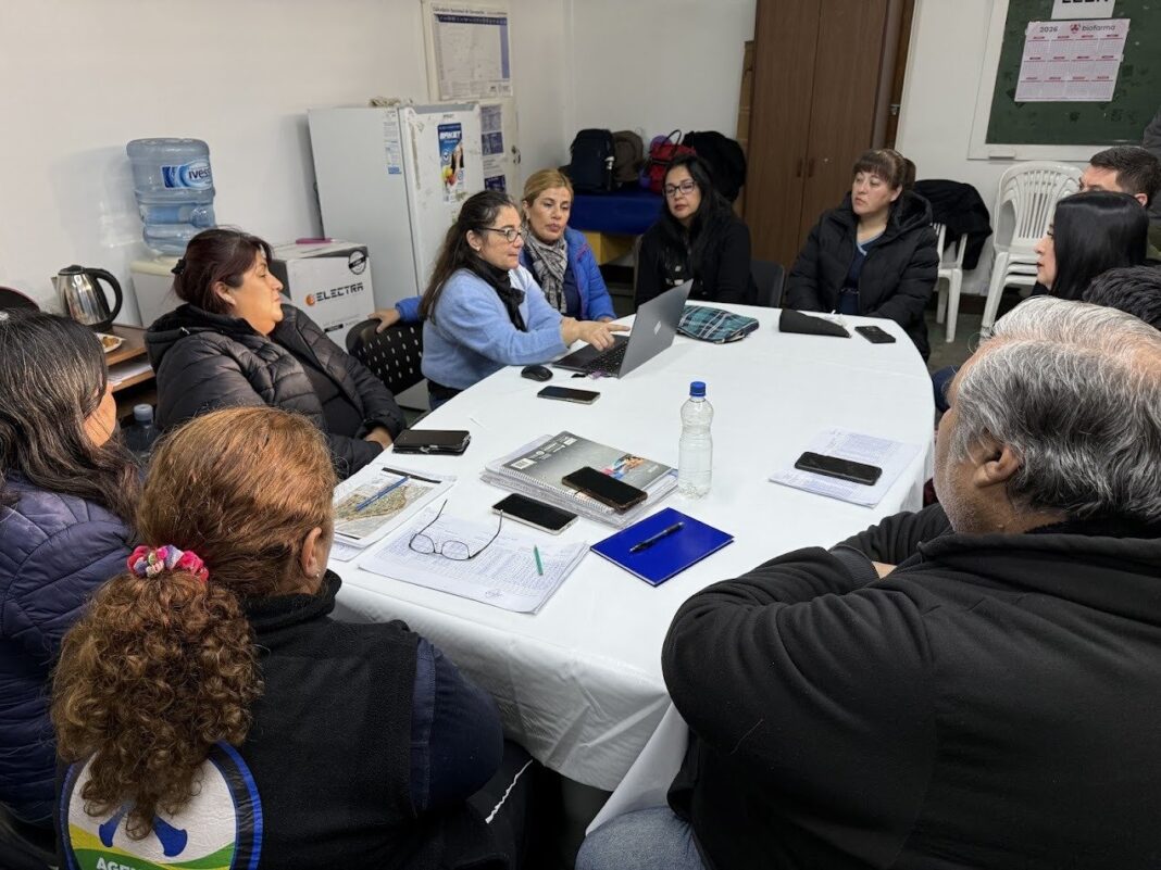 Equipo de salud durante capacitación sobre herramientas de vacunación en Catamarca