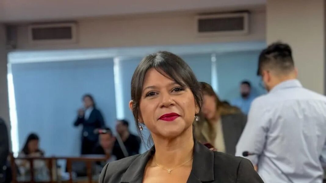 Diputada Natalia Herrera en una sesión legislativa