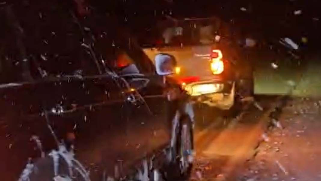 Vehículos cubiertos de nieve en la Ruta Provincial 43, Antofagasta de la Sierra, Catamarca