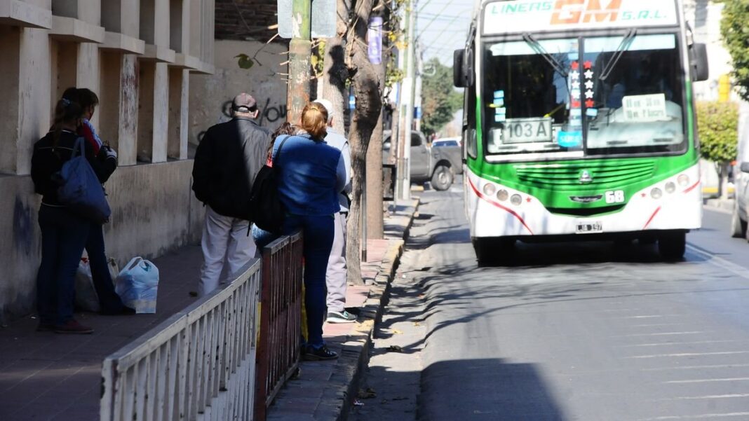 Colectivo de transporte público en Catamarca