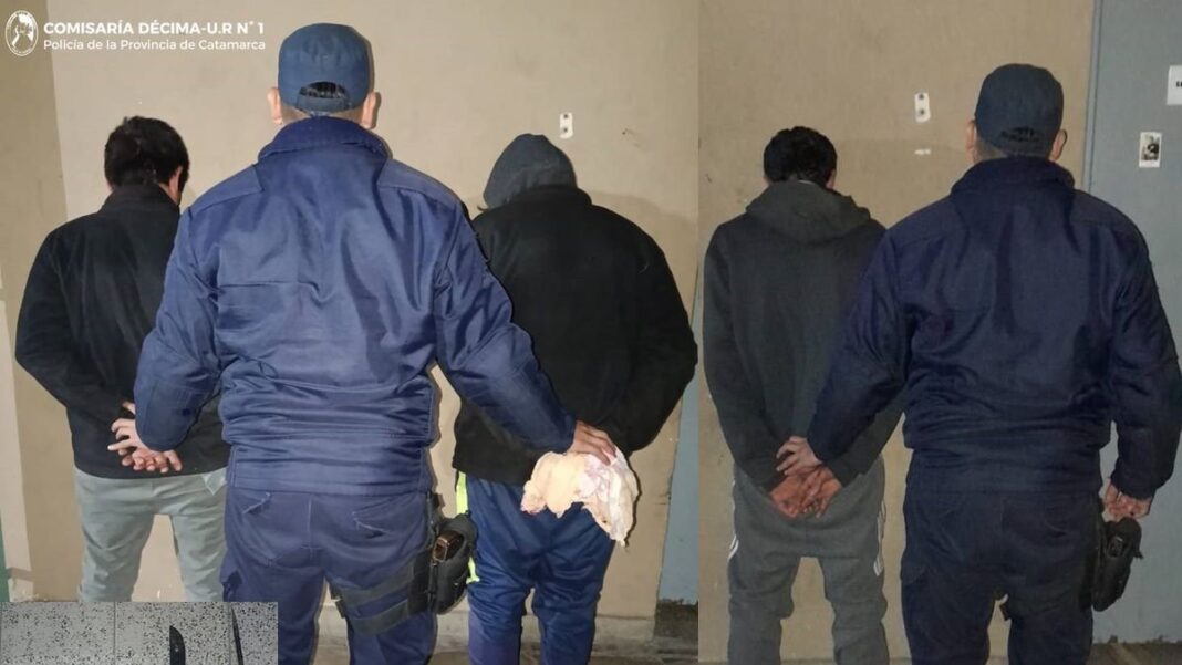Efectivos policiales en el loteo Sussex tras el ataque con armas blancas