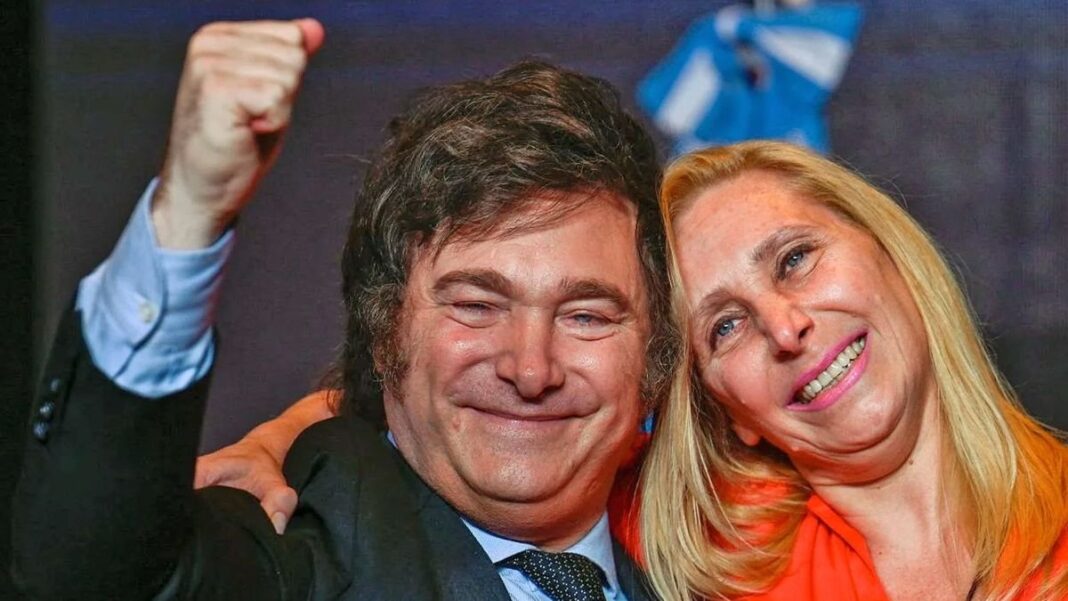 Javier Milei y Karina Milei en un acto oficial