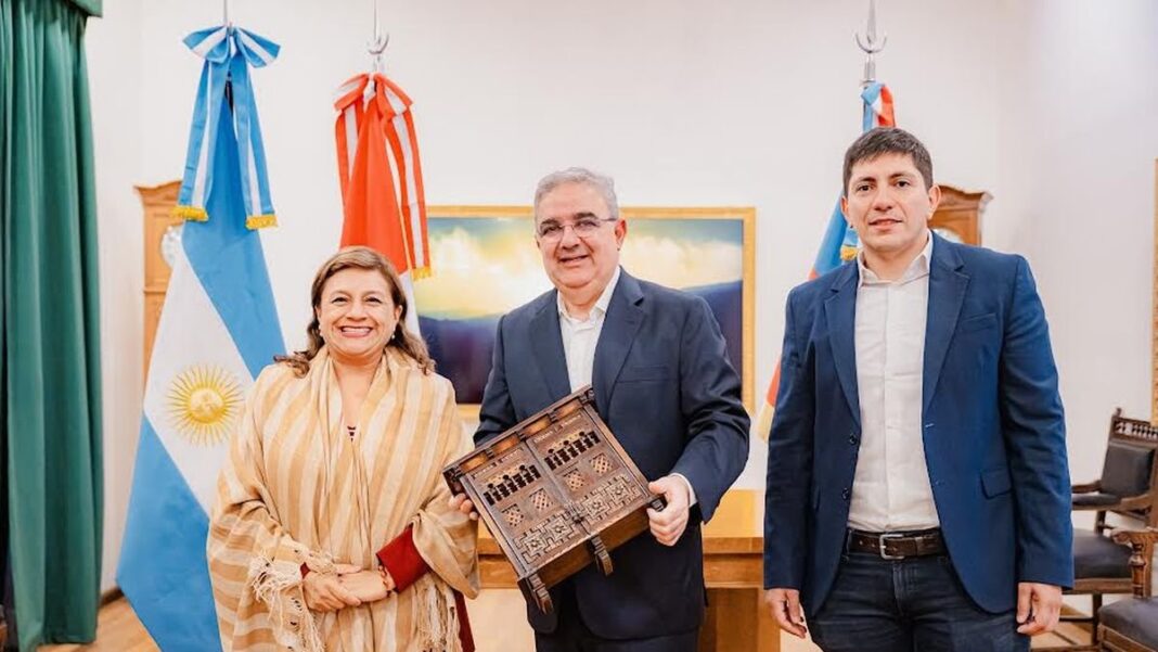Reunión entre autoridades de Catamarca y la delegación de La Libertad, Perú, en el Centro de Arte y Tecnología Aplicada (CATA)