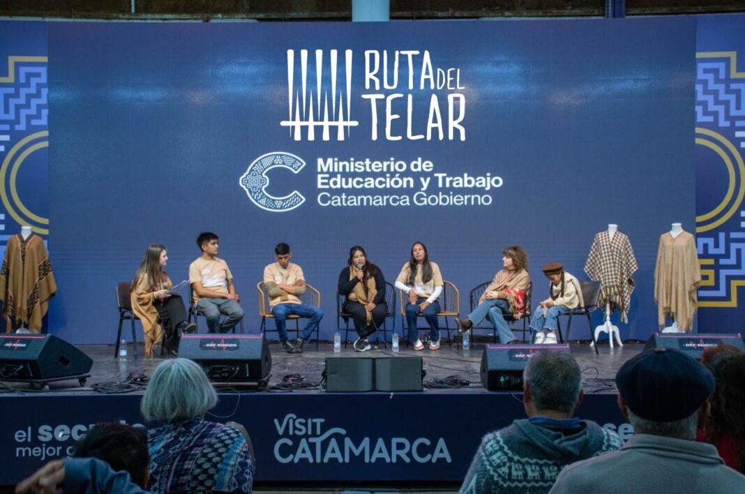 Conversatorio de la Ruta del Telar en la Fiesta del Poncho 2026