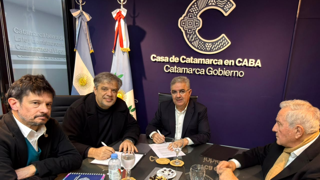 Firma del convenio entre Catamarca y la UBA en Casa de Catamarca
