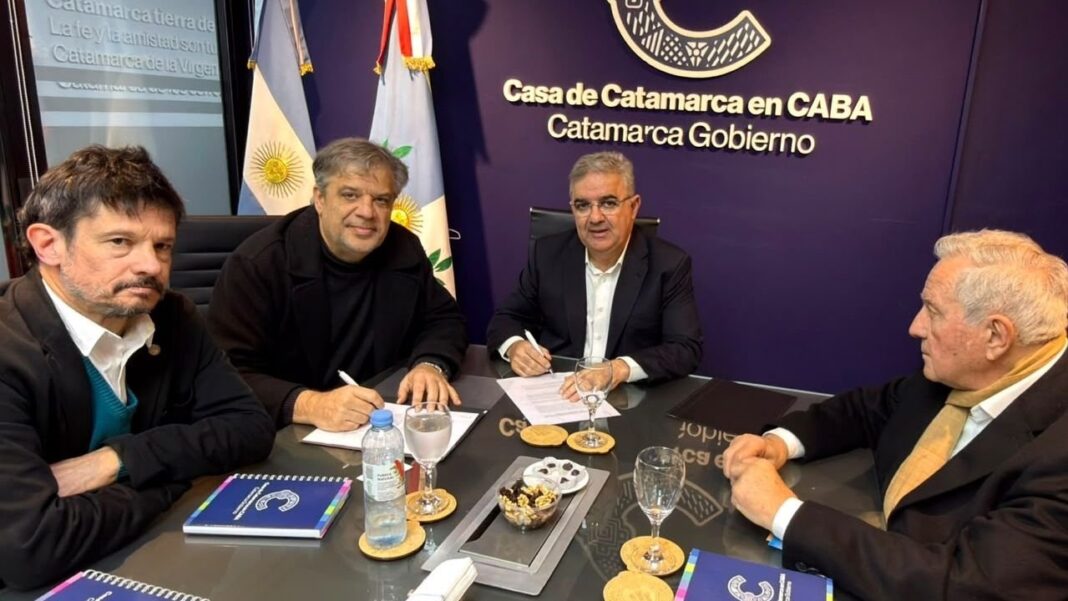 Firma de convenio entre Catamarca y la UBA