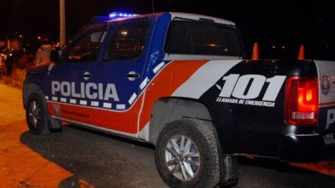 Policía de Catamarca realizando un arresto