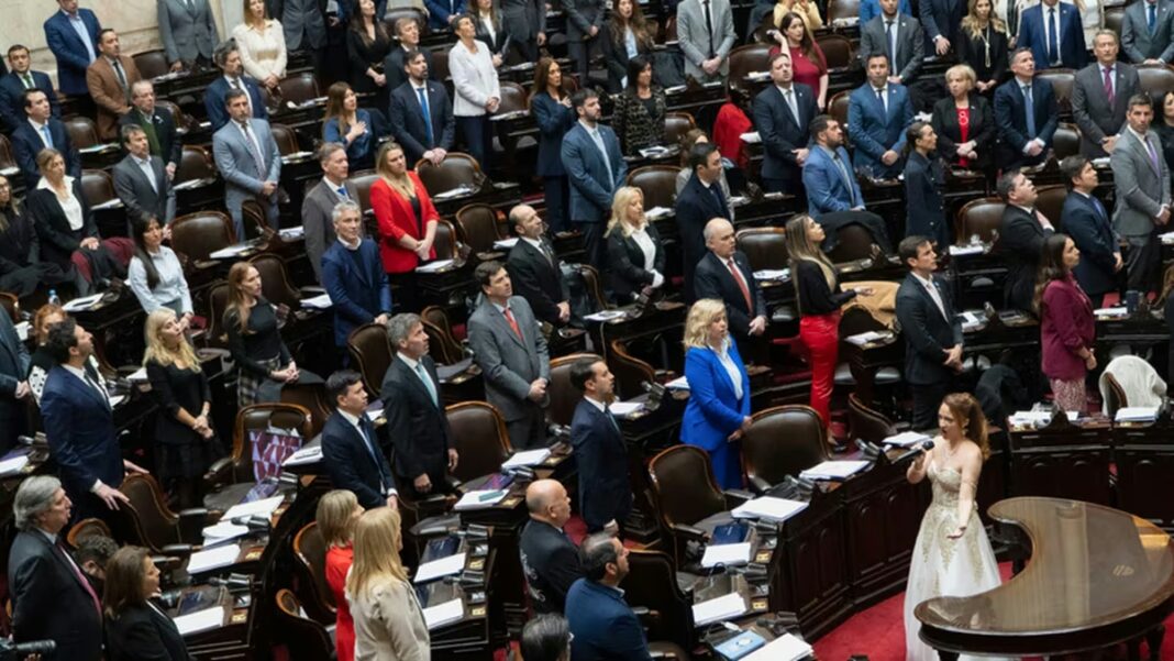 Sesión de la Cámara de Diputados debatiendo la Ley de Inocencia Fiscal