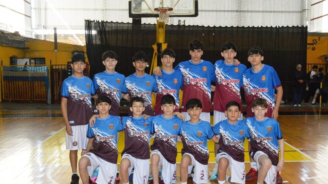 Partido de básquetbol U13 entre Catamarca y Salta