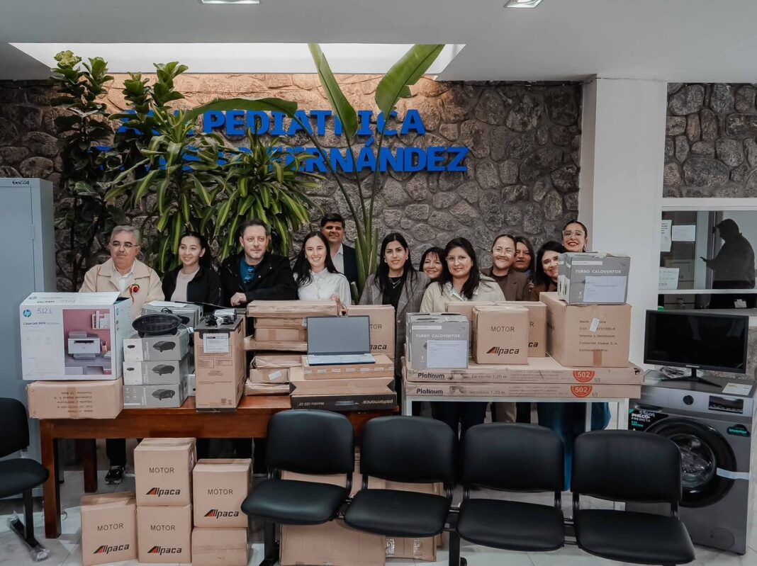Entrega de bienes en el Hospital de Santa María