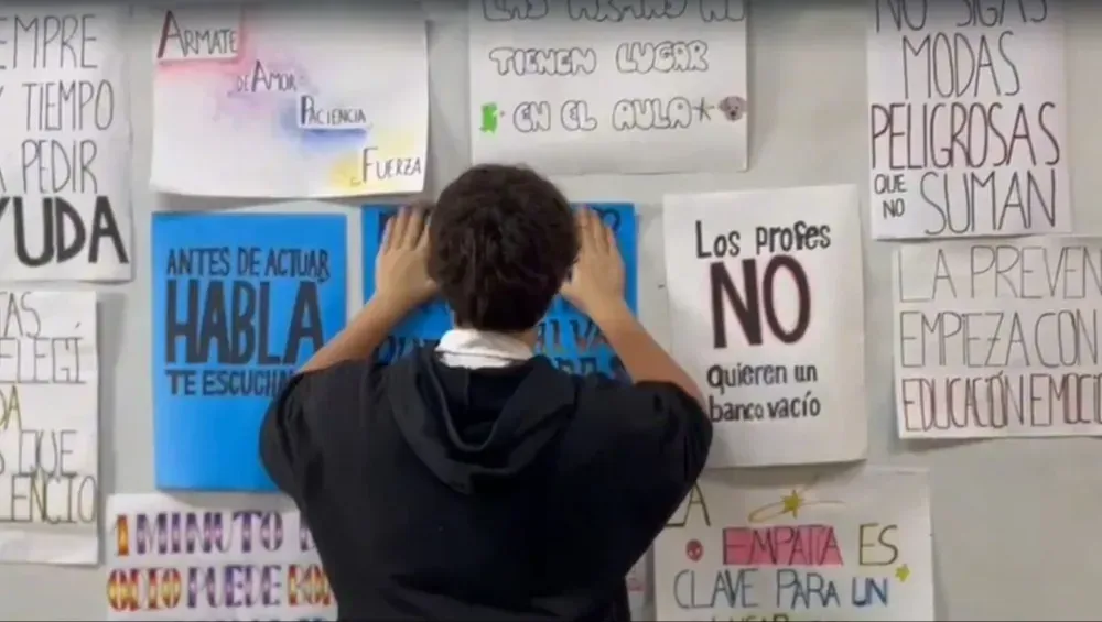 Imagen ilustrativa de un aula escolar vacía