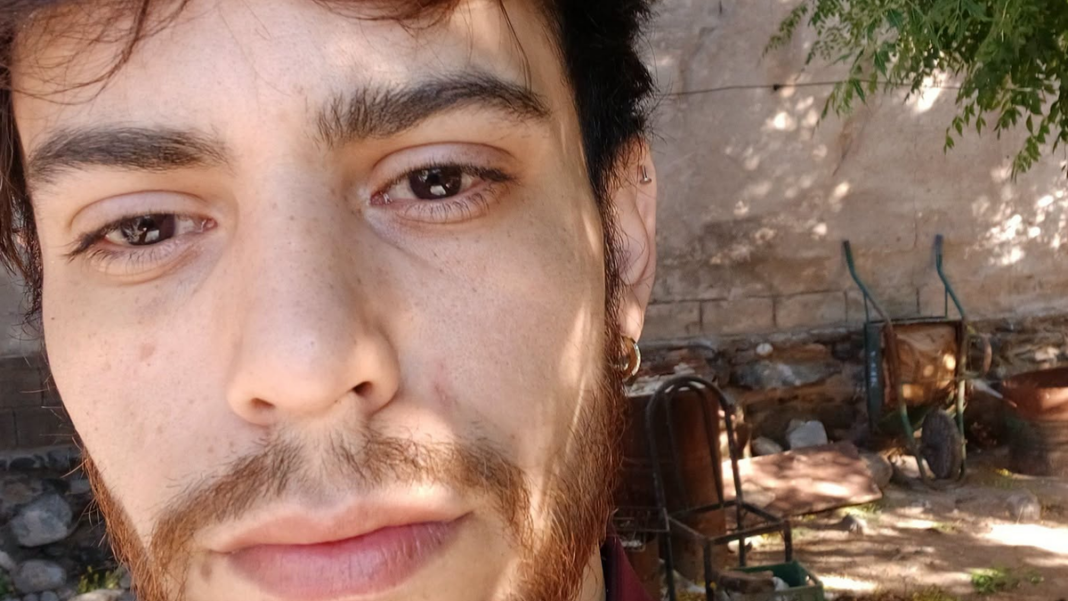 Joven catamarqueño solicitando ayuda en redes sociales