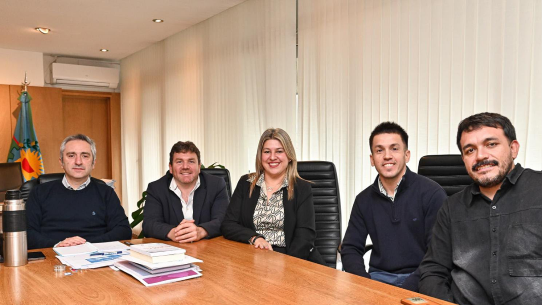 Juan Pablo Dusso y Adrián Larroque en reunión de trabajo