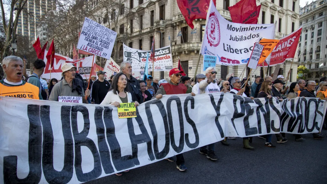Jubilados en Argentina con deudas impagas