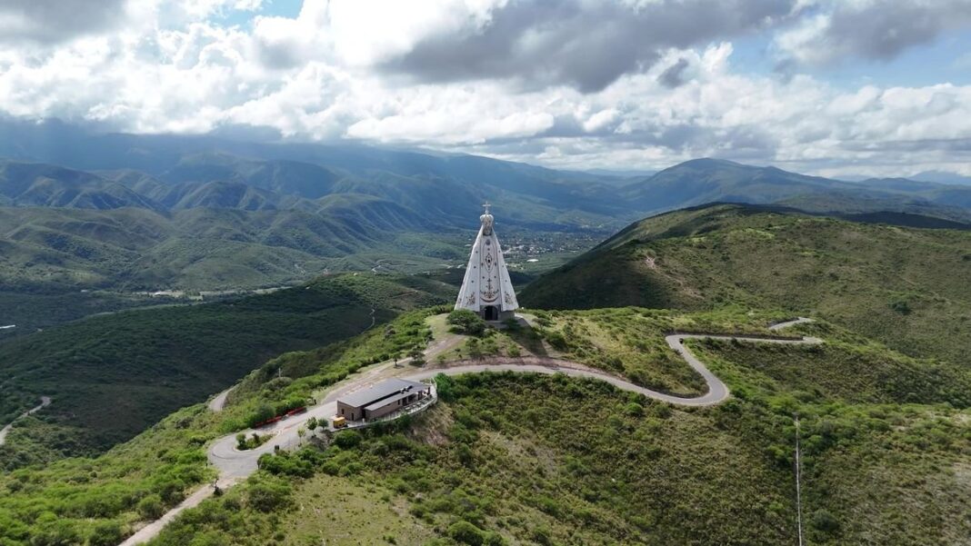 Imagen de la Virgen del Valle más grande del mundo