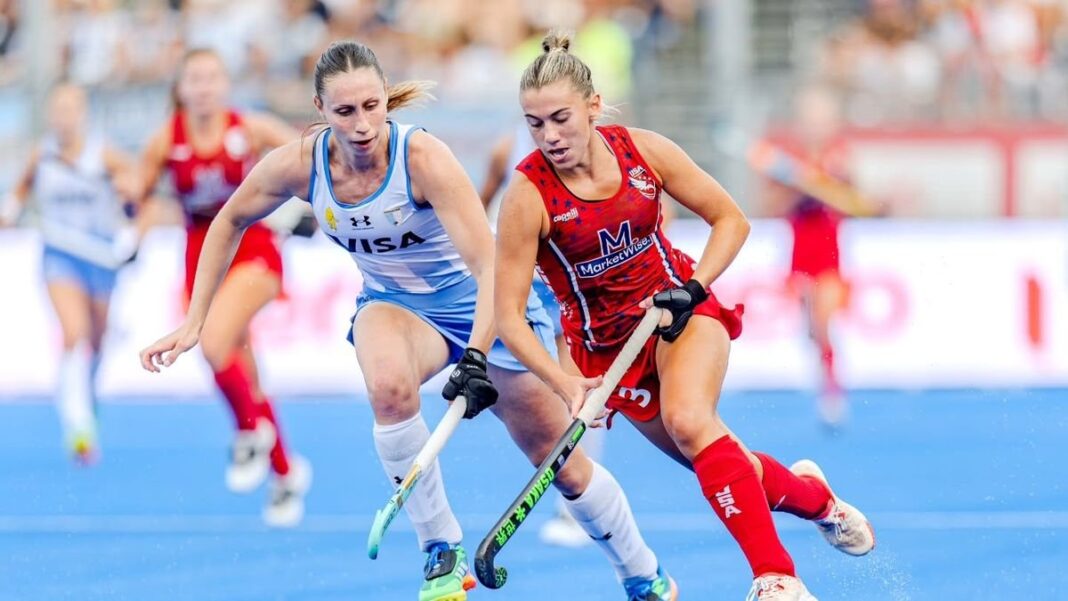 Jugadoras de Las Leonas durante el partido contra Estados Unidos en el Mundial 2026