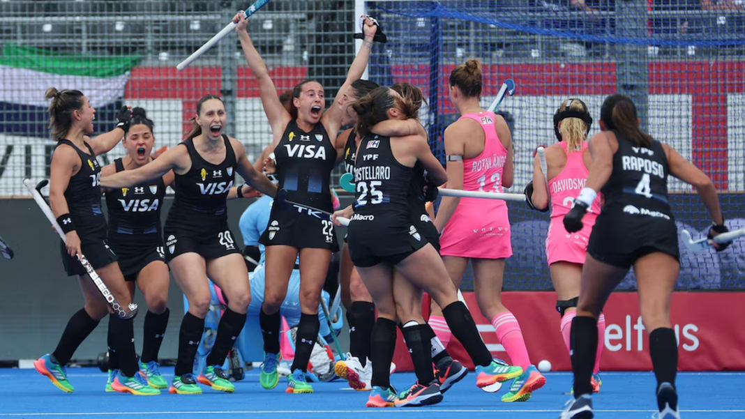 Las Leonas celebrando un gol contra Alemania en el Mundial de Hockey 2026