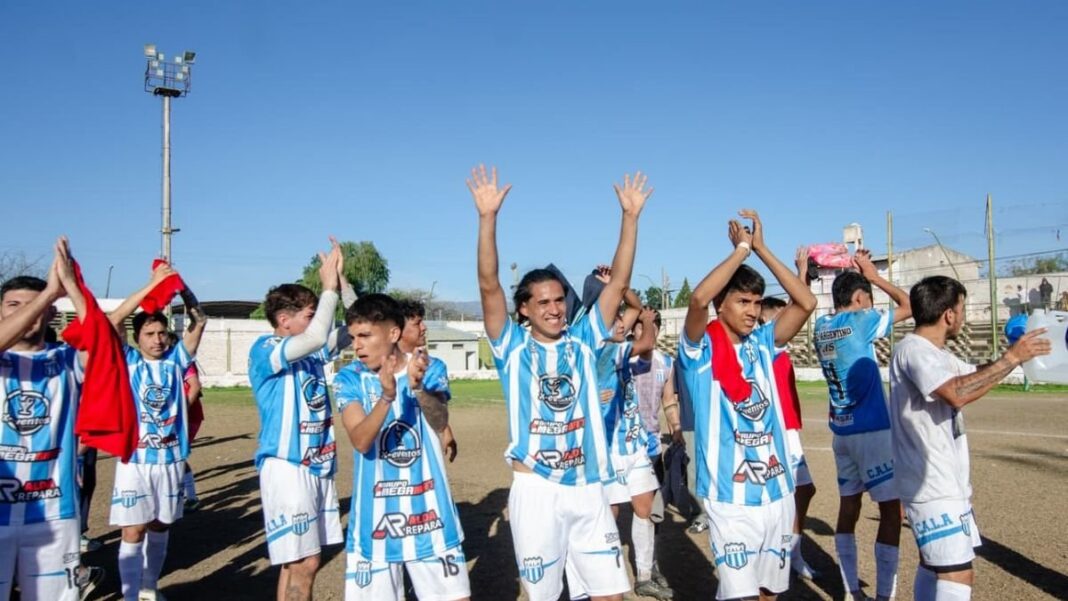 Estadio Malvinas Argentinas durante la final del Petit Torneo de la Liga Catamarqueña