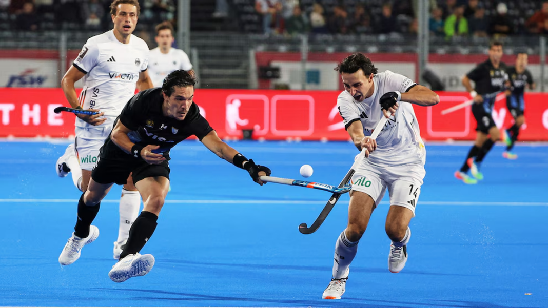 Jugadores de Los Leones durante el partido contra Alemania en el Belfius Arena