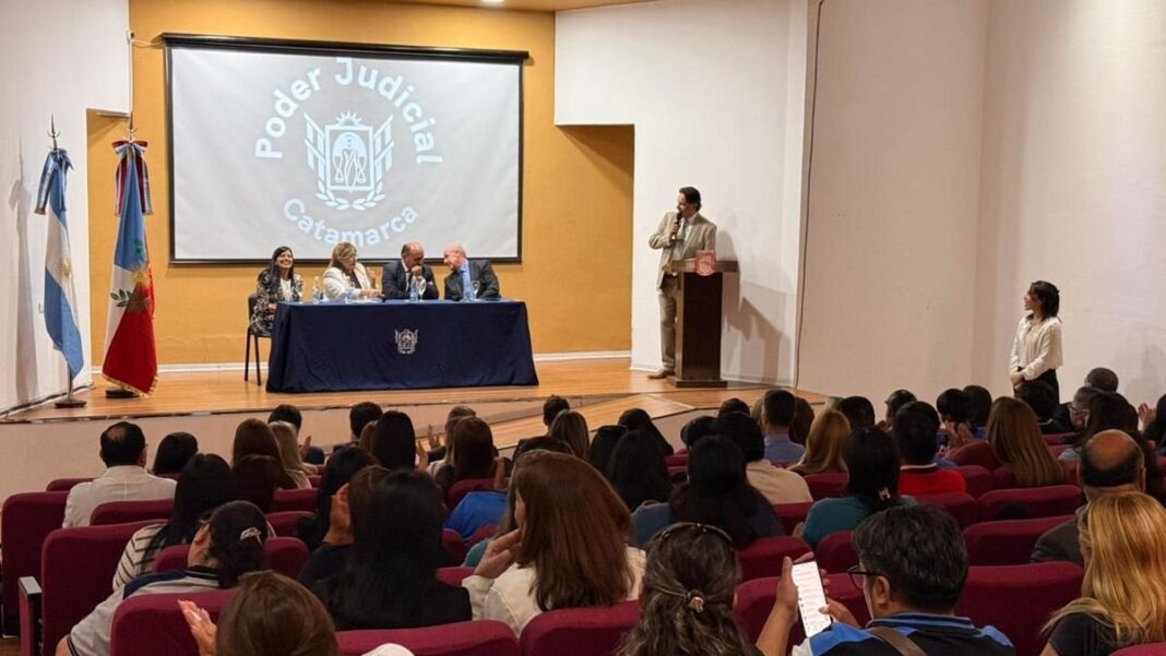 Docentes de Belén y Tinogasta durante capacitación sobre juicio por jurados