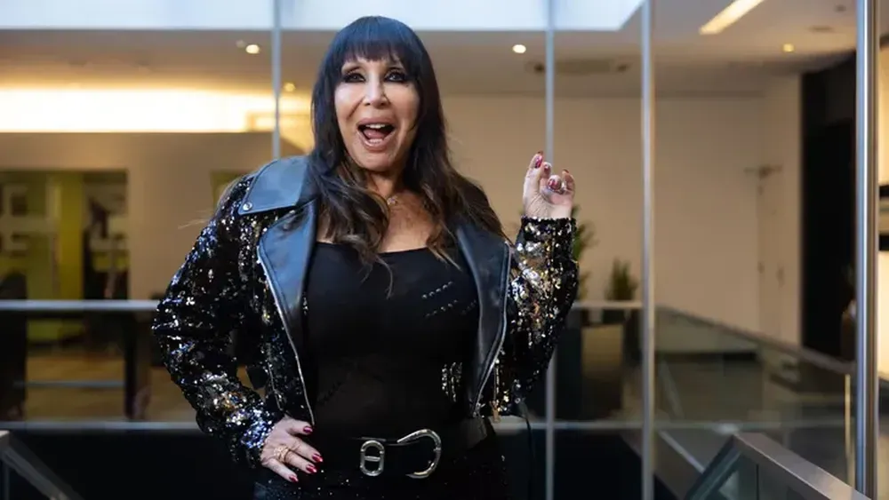 Moria Casán en un evento artístico