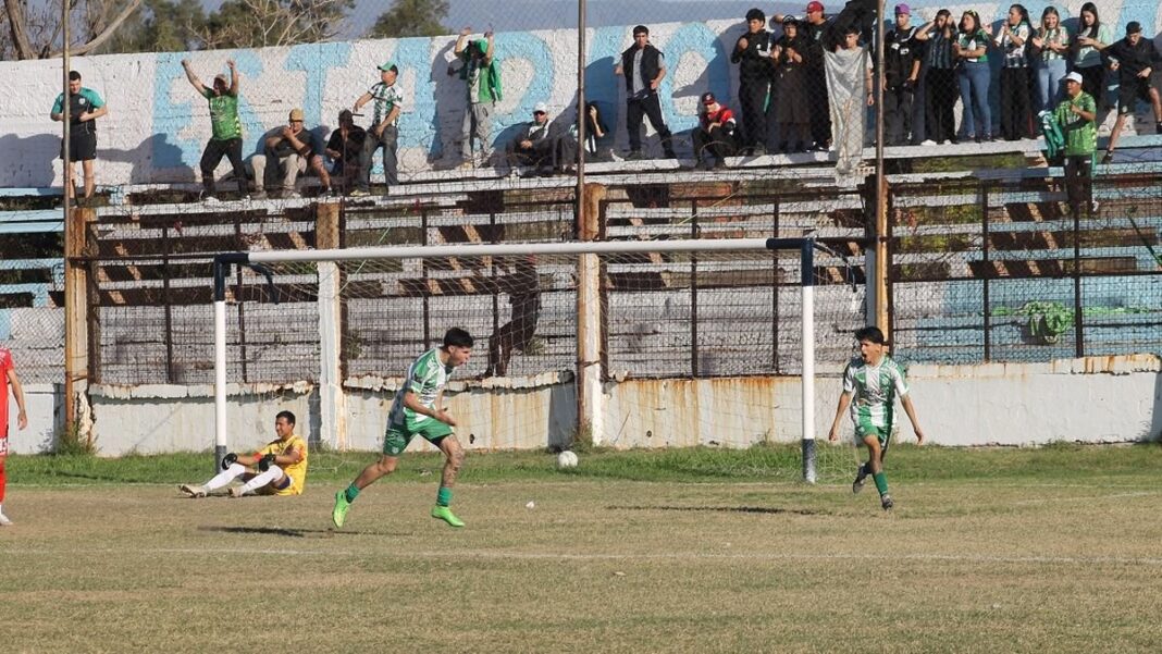 Estadio Primo A. Prevedello durante un partido de la Liga Chacarera