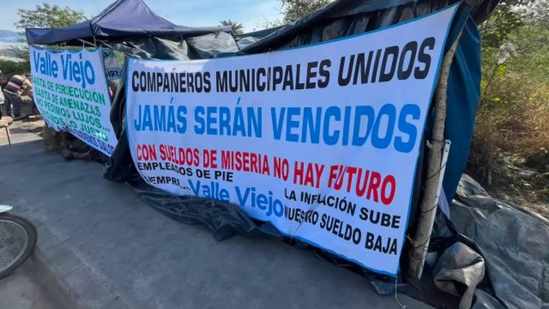Trabajadores municipales durante el paro del SOEM en Valle Viejo