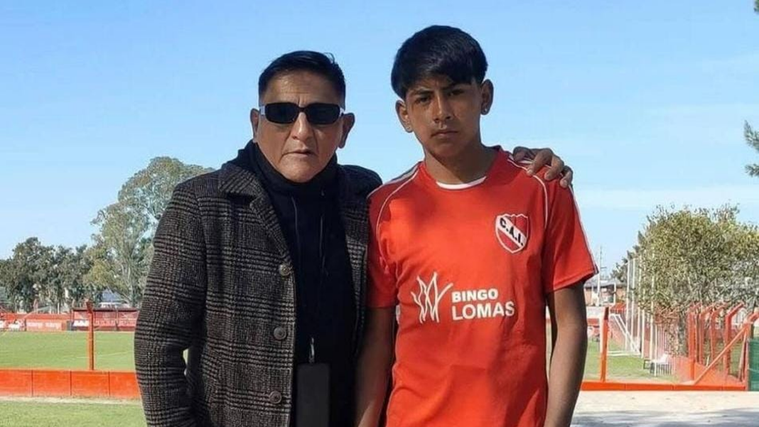 Thiago Zárate con la camiseta de Independiente