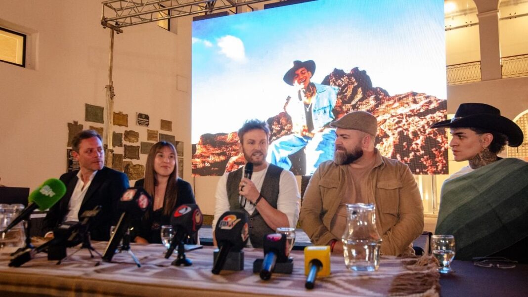 Conferencia de prensa en el CATA con Valen Vargas, Axel y Juan Fuentes