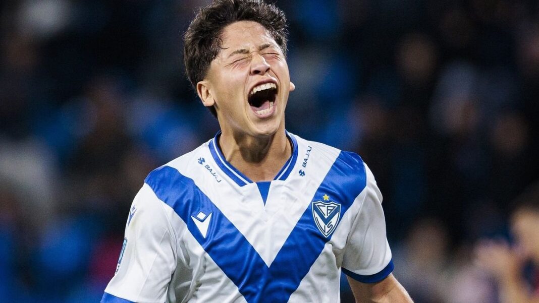 Vélez e Independiente durante el partido en el estadio José Amalfitani