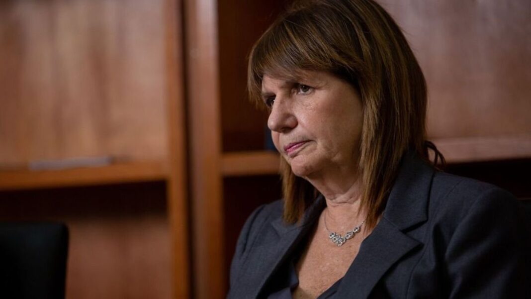 Patricia Bullrich en una reunión política