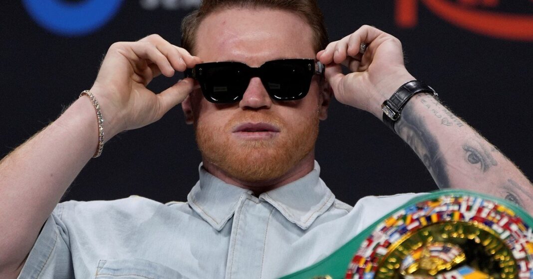 Canelo Álvarez durante una entrevista
