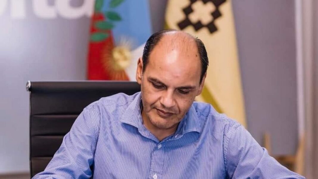 Firma del acuerdo salarial entre la Municipalidad y el SOEM