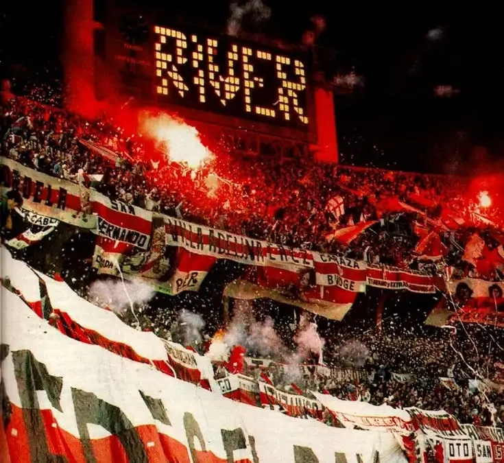 Hinchas de River Plate celebrando el Día Internacional del Hincha