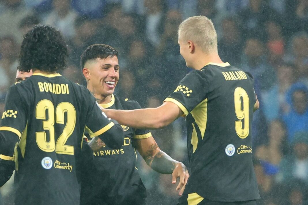 Enzo Fernández durante el partido entre Porto y Manchester City por la Champions League
