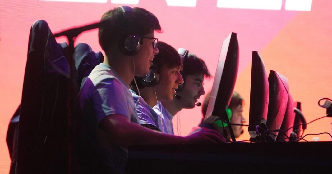 Competencia de esports en el L2 Arena de Rosario durante los Juegos Suramericanos Santa Fe 2026