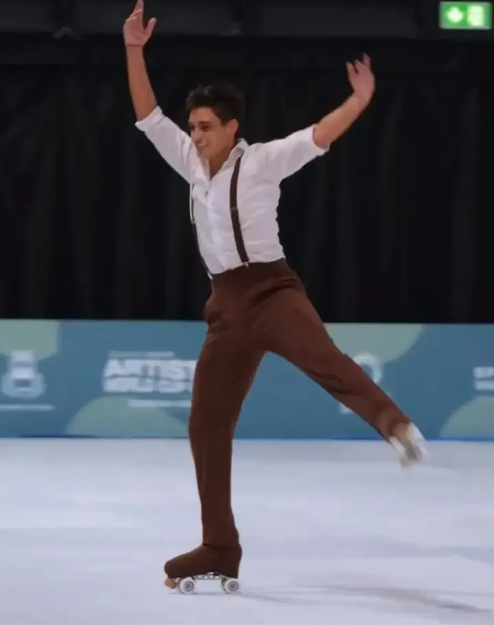Facundo Nieva Biza en el podio del Campeonato Argentino Absoluto de Patinaje Artístico
