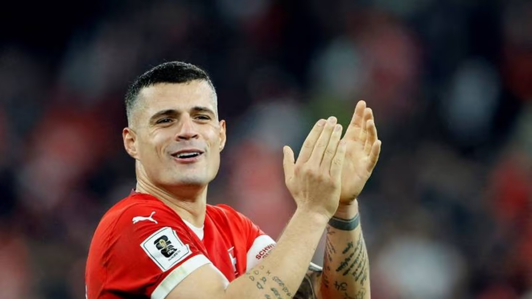 Granit Xhaka, mediocampista de la selección de Suiza, durante un partido