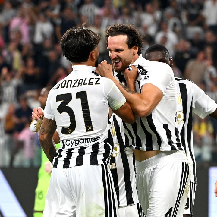 Partido entre Juventus y Milan en el estadio Juventus