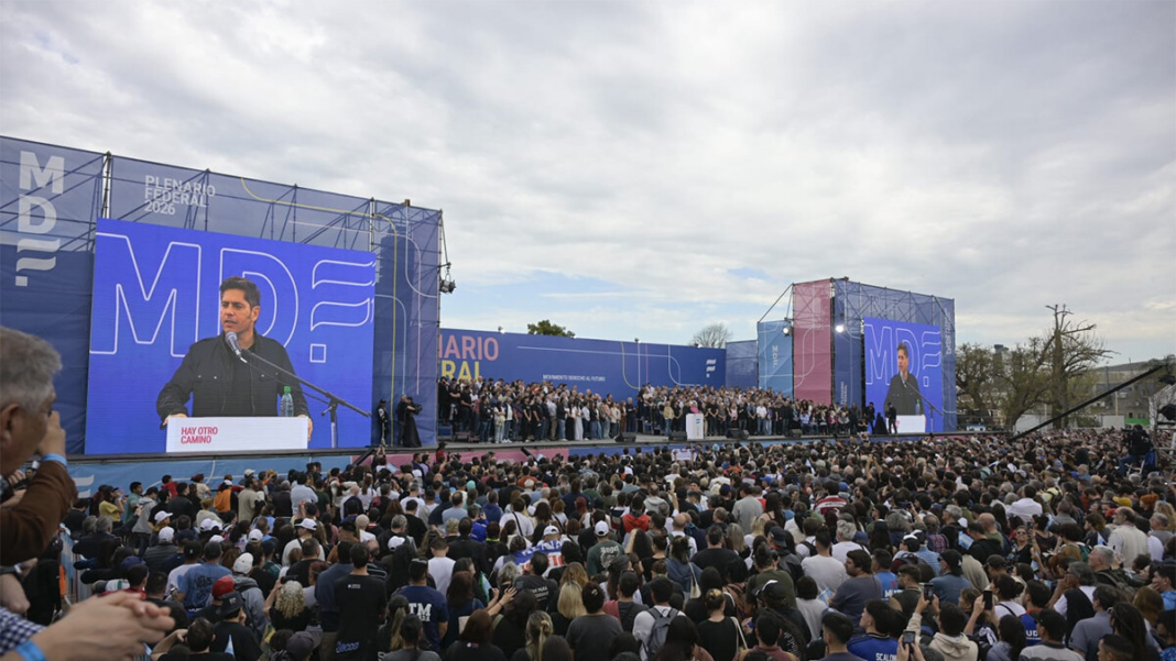 Axel Kicillof durante un acto del Movimiento Derecho al Futuro en Avellaneda
