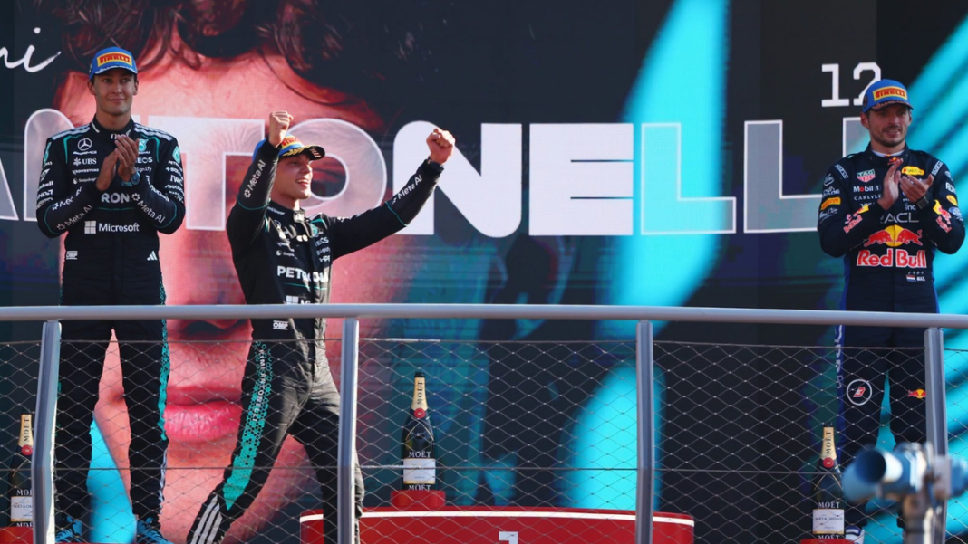 Kimi Antonelli celebrando la victoria en el Gran Premio de Italia en Monza