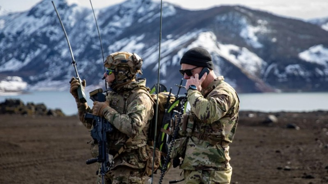 Militares de Estados Unidos y Argentina durante ejercicios en Ushuaia
