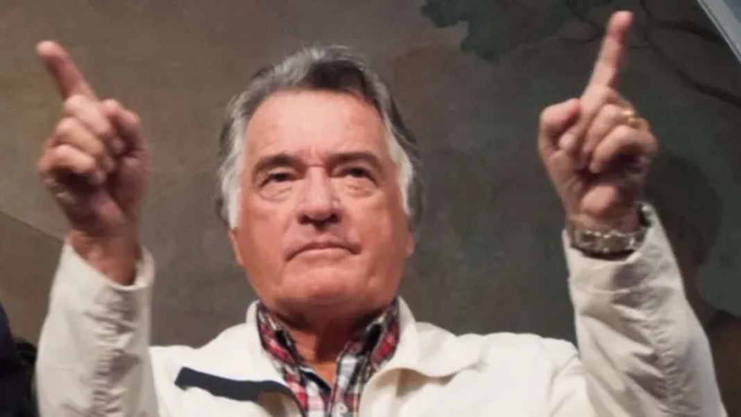 Cartel de la película La mano que mueve los hilos sobre Luis Barrionuevo